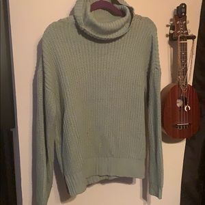5/25 ❤️! 
Sage turtleneck sweater